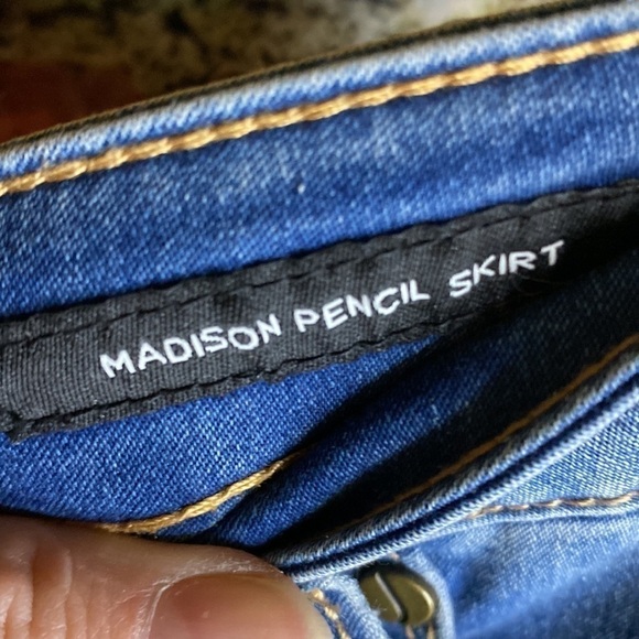 Jones New York Madison Pencil Medium Wash Stretch Jean Skirt Size 10 - Picture 9 of 12